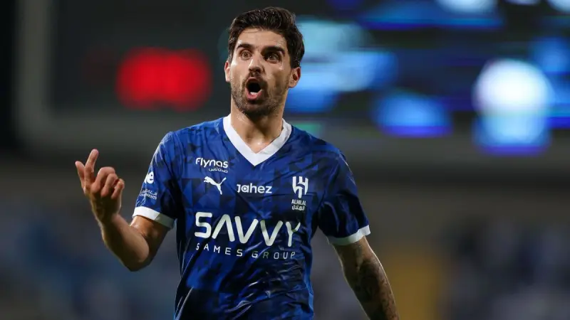 مستجدات انتقال روبن نيفيز.. صراع أوروبي يهدد بقاءه في الهلال