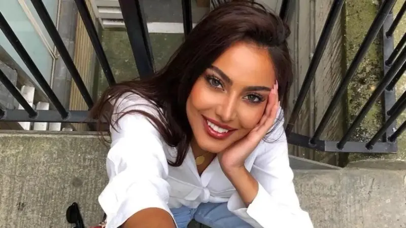 فيديو مرعب.. شاهد لحظة وقوع حادث الفاشينيستا فاطمة المؤمن