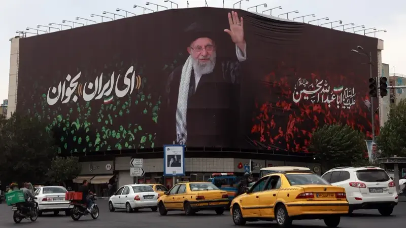 طهران ترد على غالانت: رسالتك "حرب نفسية" لا أكثر