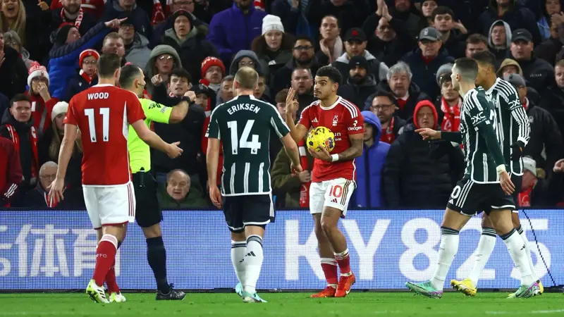 لأول مرة منذ 29 عاما.. نوتنغهام فورست يهزم مانشستر يونايتد