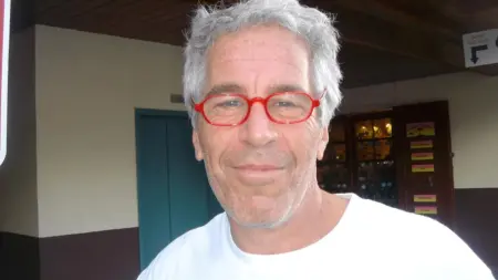 جيفري إبستين لم ينتحر.. طبيب شرعي يفجر مفاجأة