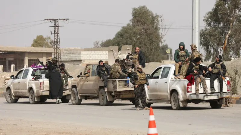 الهروب الكبير.. كيف يربك فرار سجناء "داعش" المشهد الأمني في سوريا؟