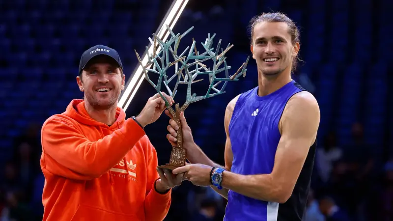 تنس.. زفيريف يحصد لقب بطولة باريس ويتقدم للتصنيف الثاني عالميا