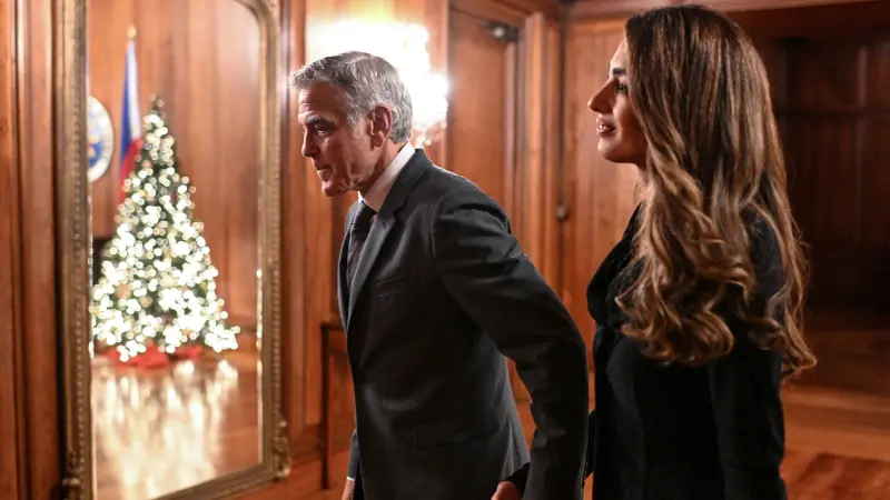 لماذا منحت فرنسا الجنسية لجورج وأمل كلوني؟