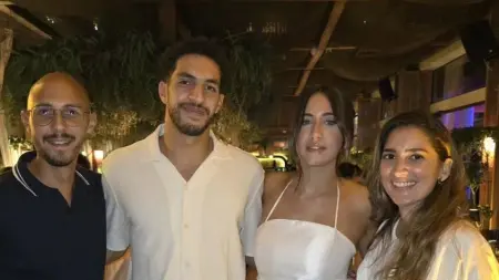 related_news_inside_blogsفيديو - بعد أزمة المشجعة.. خطيبة مصطفى شوبير تفاجئه باستقبال غير متوقع