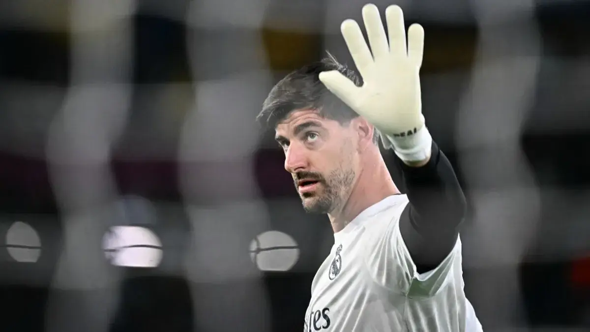 تيبو كورتوا يكشف مفتاح فوز ريال مدريد في الكامب نو (أ ف ب) تيبو كورتوا يكشف مفتاح فوز ريال مدريد في الكامب نو (أ ف ب)
