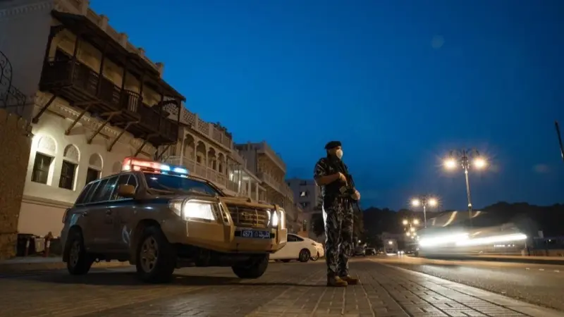 فيديو - سلطنة عُمان.. مقتل 4 أشخاص بإطلاق نار قرب مسجد