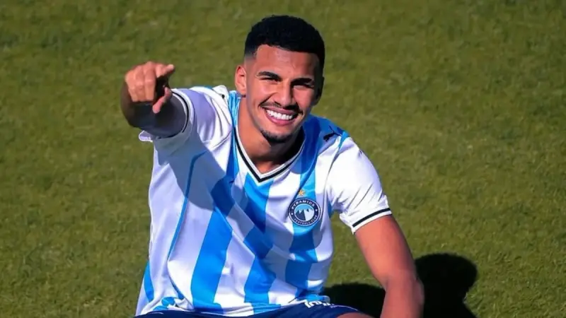 تفاصيل انتقال إياد العسقلاني إلى بيراميدز.. موهبة مصرية تعود من أوروبا