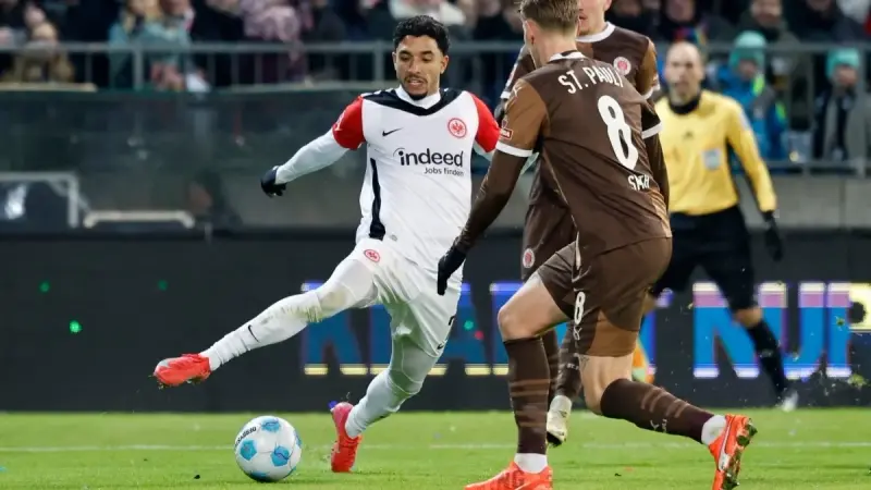 القنوات الناقلة لمباراة فرانكفورت اليوم ضد فرايبورغ في الدوري الألماني مع الموعد