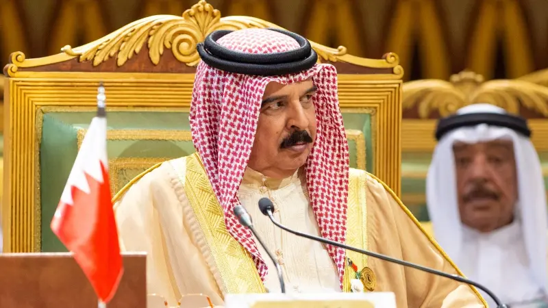 ملك البحرين: ماضون بكل حزم في معالجة تداعيات الحرب والاعتداءات الإيرانية