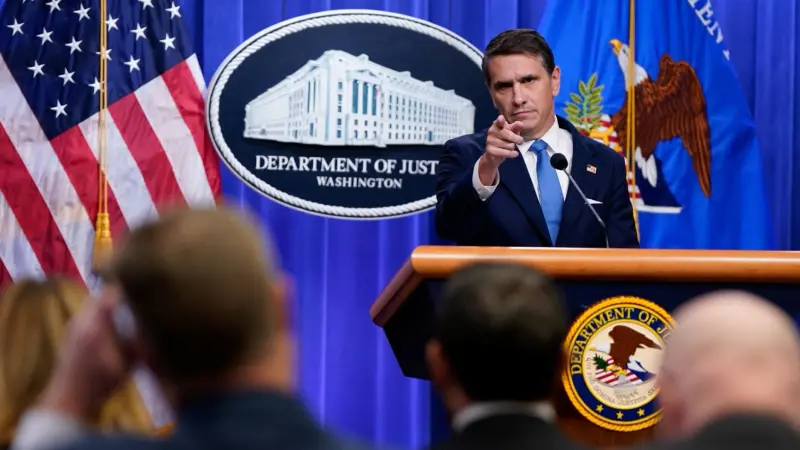 دفعة ضخمة من وثائق إبستين.. تفاصيل جديدة إلى العلن