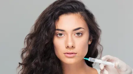 "عدوى" فيلر الشفاه تجتاح عالم التجميل.. كم يدوم انتفاخها؟