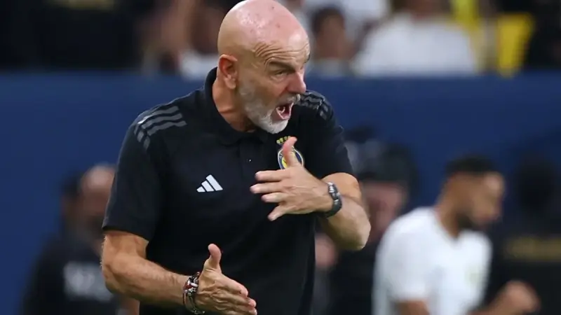 الدوري الإيطالي - فيورنتينا يختار مدرب النصر السابق رجلا للمرحلة الجديدة