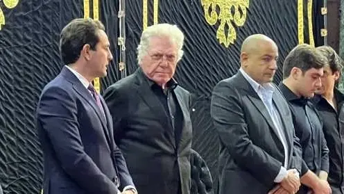 صور عزاء مصطفى فهمي.. نجوم الفن والسياسية يجتمعون لمواساة حسين فهمي