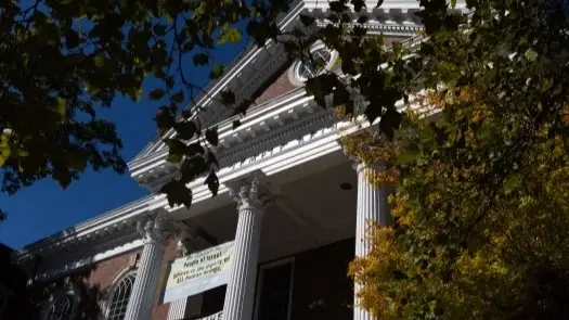 "صيد الفئران".. توقيف أستاذ بهارفارد أطلق النار قرب كنيس يهودي