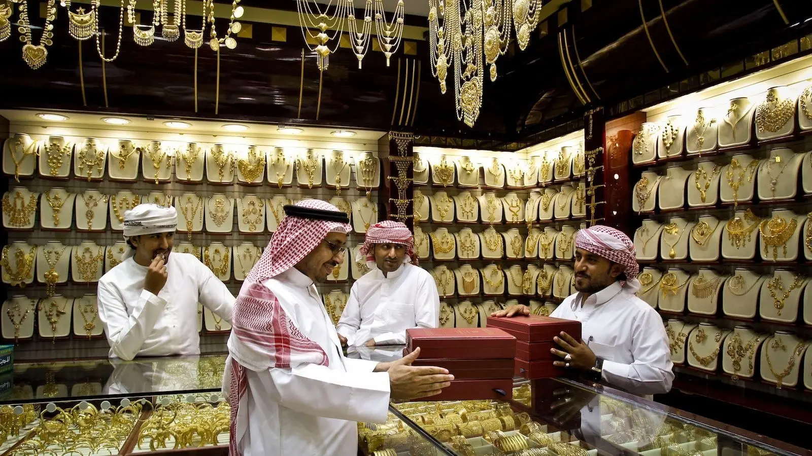 ارتفاع 3 ريالات في سعر الذهب اليوم بالسوق السعودي (إكس) ارتفاع 3 ريالات في سعر الذهب اليوم بالسوق السعودي (إكس)