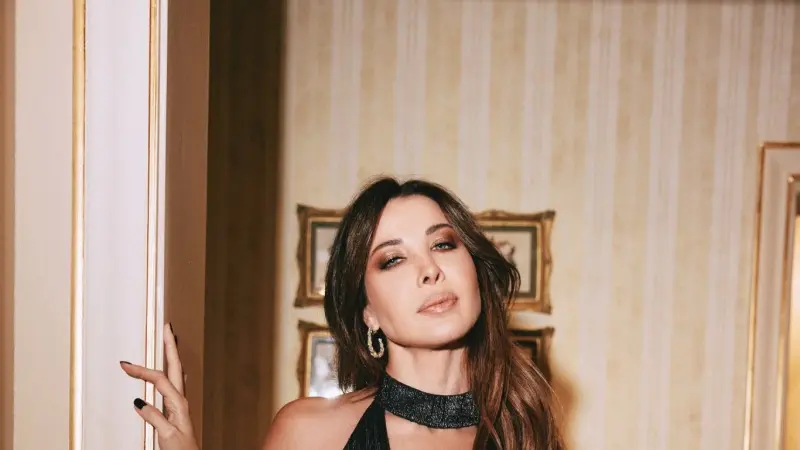 فيديو - نانسي عجرم تجوب بيروت بين النازحين في مشهد مؤثر