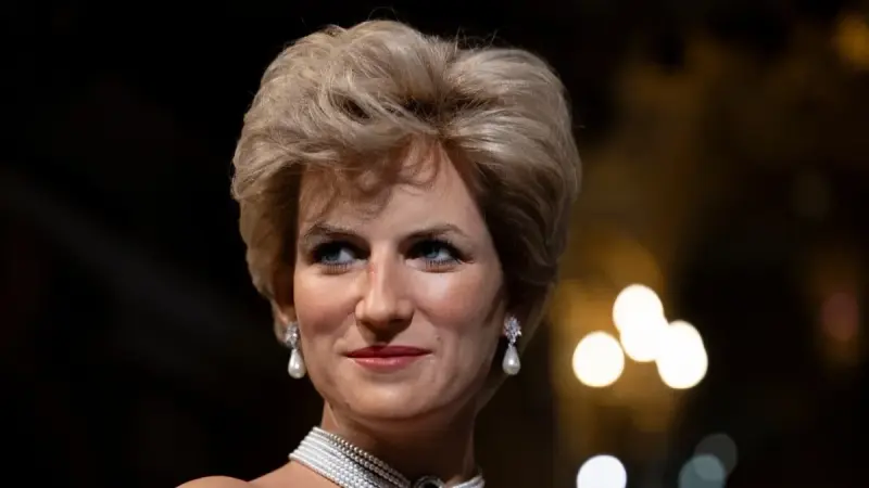 الأميرة ديانا تدخل متحف غريفان لتماثيل الشمع في باريس