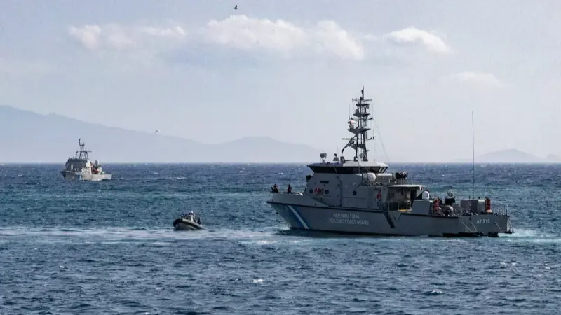 انقلاب قارب مهاجرين جنوب اليونان يودي بحياة 3 أشخاص