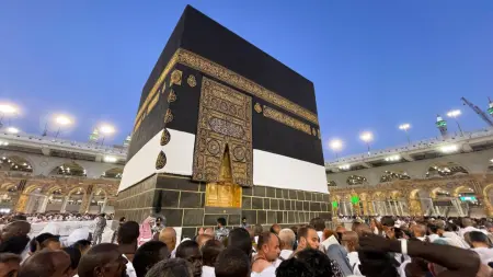 الآلاف يغادرون مكة المكرمة مع انتهاء مناسك الحج