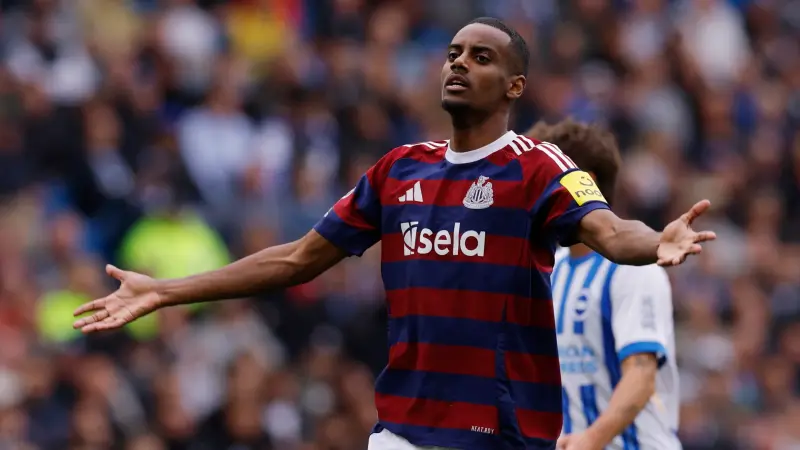 الهلال السعودي يقدم أموال طائلة لنيوكاسل للإطاحة بليفربول والسبب ألكسندر إيزاك