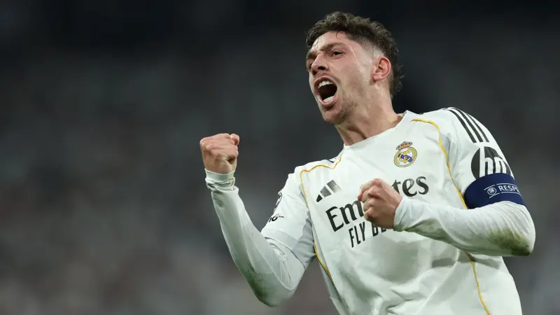 "هاتريك" ورقمان قياسيان.. ماذا قال فالفيردي بعد "أمسية لن تُنسى" أمام مانشستر سيتي؟