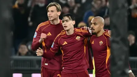 related_news_inside_blogsالدوري الإيطالي - روما ينفرد بالمركز الـ3 بعد دكّ شباك كريمونيزي بثلاثية