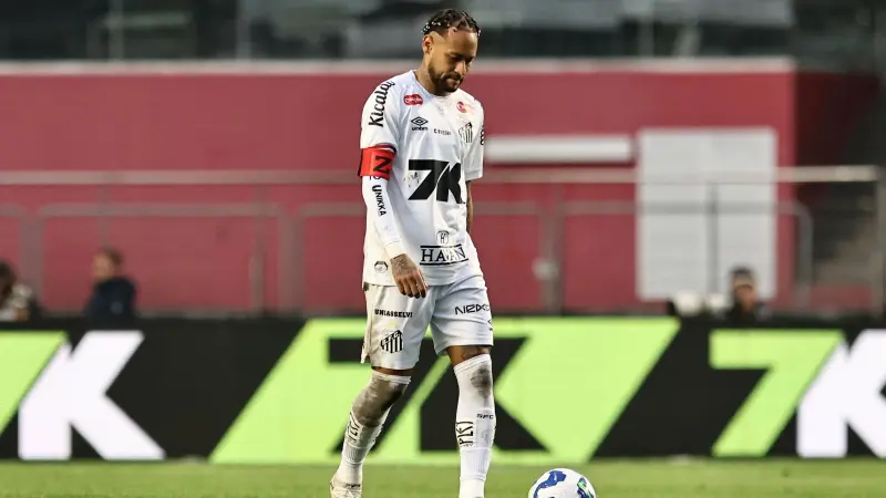 نيمار يواجه انتقادات لاذعة بعد أداء سانتوس المتواضع