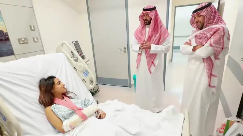 بطلة بمعنويات عالية.. من هي صباح عسيري التي أصيبت في مطار الملك خالد؟