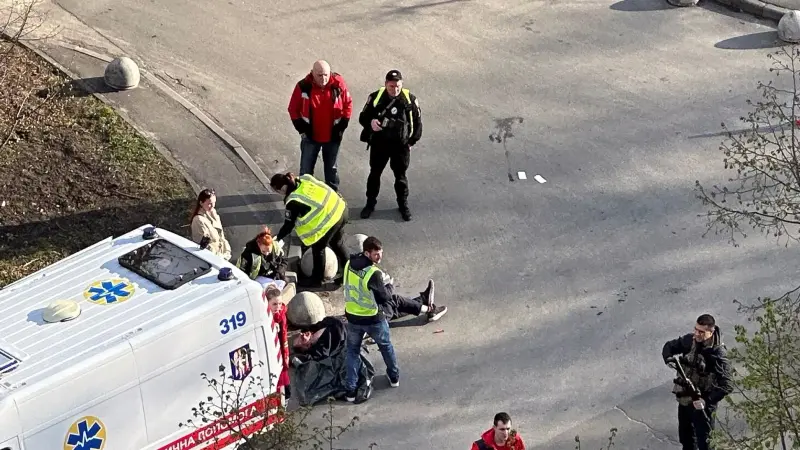 صور - مقتل 5 أشخاص في إطلاق نار داخل متجر في كييف