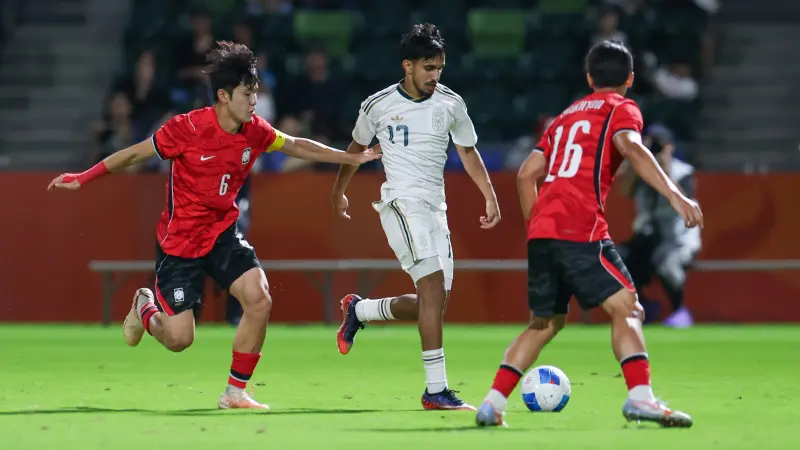 نتائج مباريات اليوم في كرة القدم بدورة الألعاب الآسيوية 2026.. الأخضر الأولمبي يتأهل في الوصافة
