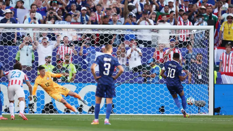 كأس العالم 2026 - فرنسا تنهي مغامرة باراغواي بهدف مبابي وتضرب موعدًا مع المغرب في ربع النهائي