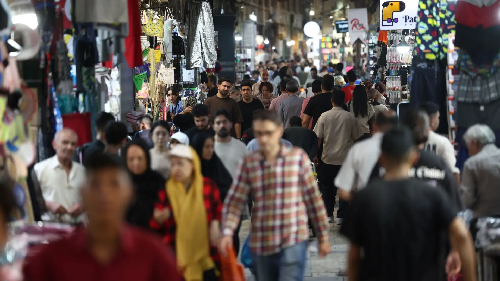 الضربات الأميركية تسببت في تدمير أجزاء كبيرة من البنية التحتية الإيرانية (رويترز) الضربات الأميركية تسببت في تدمير أجزاء كبيرة من البنية التحتية الإيرانية (رويترز)