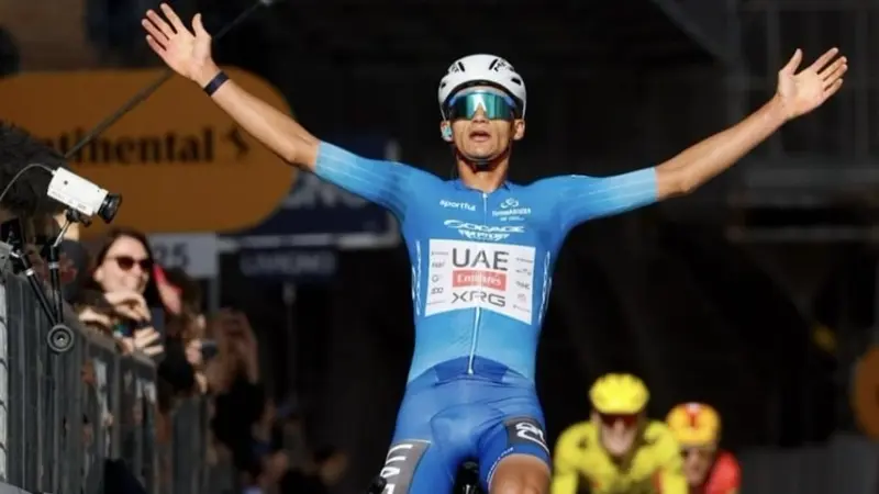 فريق الإمارات يلاحق الصدارة في سباق فويلتا أستورياس الإسباني