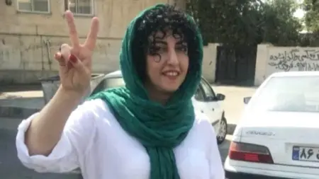 related_news_inside_blogsبعد تدهور "كارثي" بحالتها.. نقل الناشطة الإيرانية نرجس محمدي إلى المستشفى