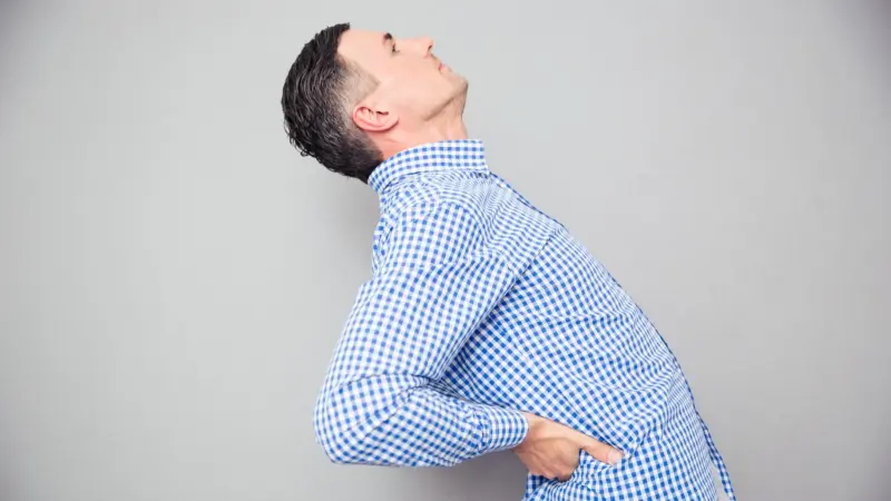 "طقطقة" الرقبة أو الظهر.. صحية أم لا؟