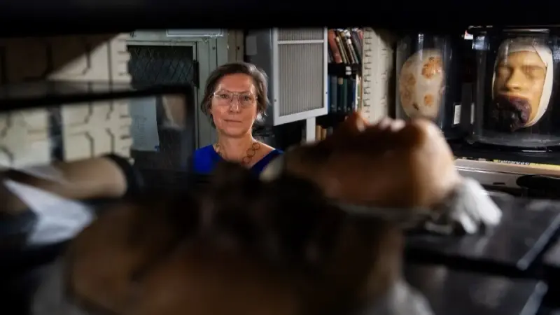 اكتشاف تابوت روماني مغلق منذ 1,700 عام بالمجر