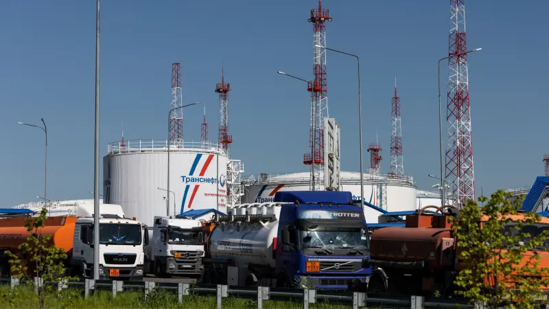 النفط يرتفع 5.9% خلال أسبوع.. إليك تحليل أداء السوق