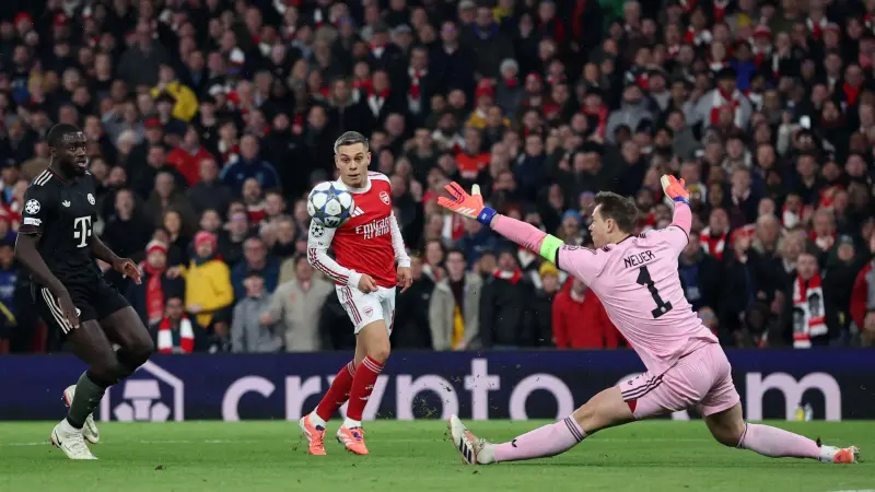 بايرن ميونخ سيفقد حارسه حتى بداية 2026