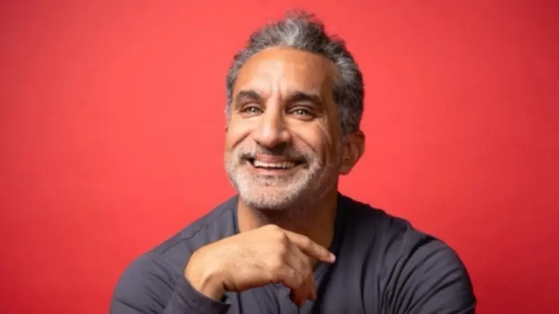 باسم يوسف يفاجئ جمهور برنامج "Arabs Got Talent" بالجلابية الصعيدي