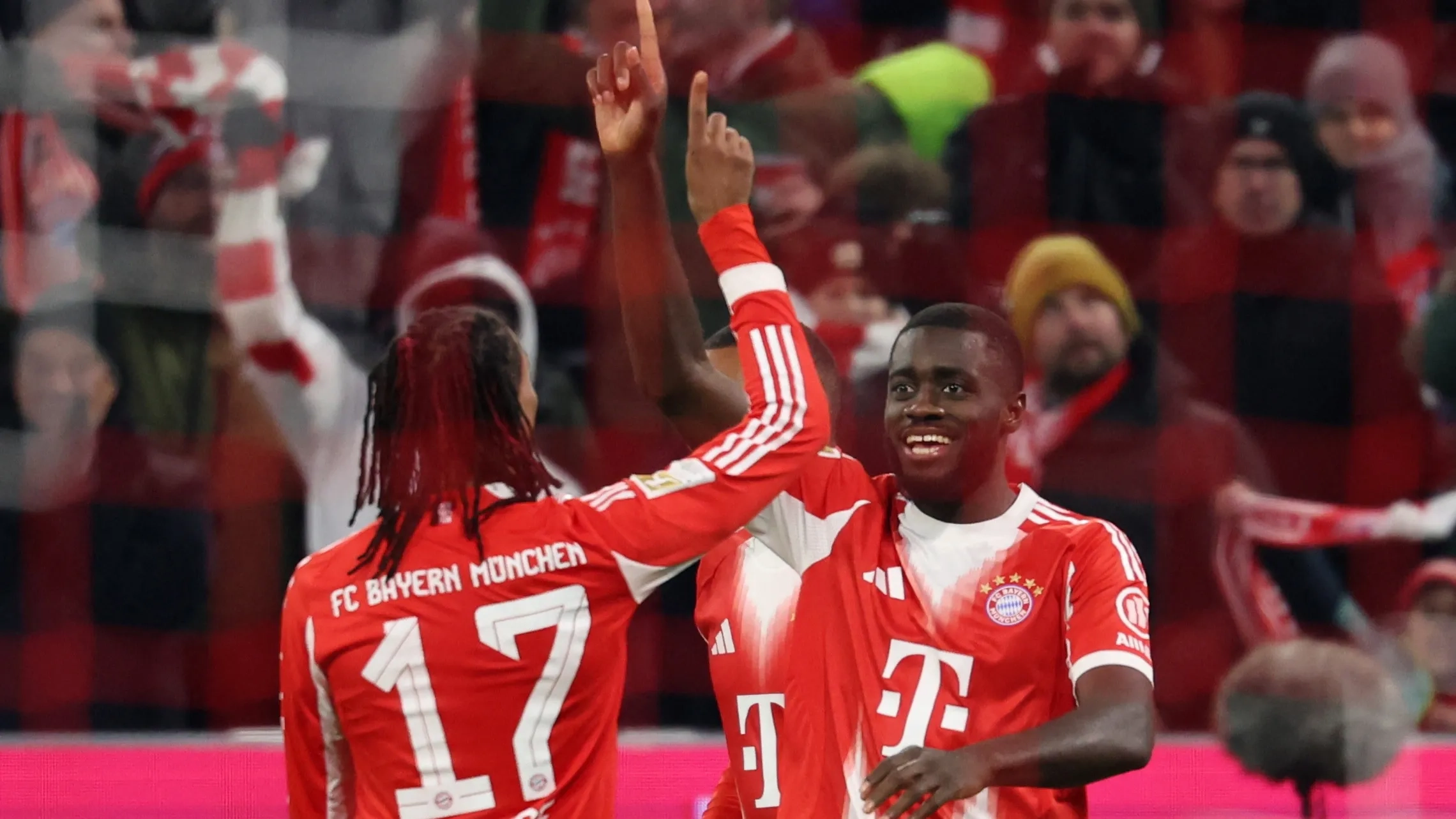 كومباني يعلق على اقتراب تجديد عقد أوباميكانو مع بايرن ميونخ 