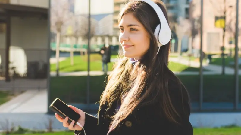 كيف تتفادى الإصابة بأورام الدماغ عند استخدام الهاتف؟