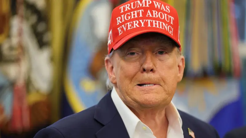 طالب بإلغاء تراخيصها.. هجوم جديد من ترامب على وسائل إعلام أميركية