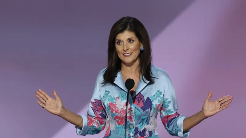 إظهارا للوحدة.. هيلي وديسانتيس يؤيدان ترشيح ترامب لانتخابات الرئاسة