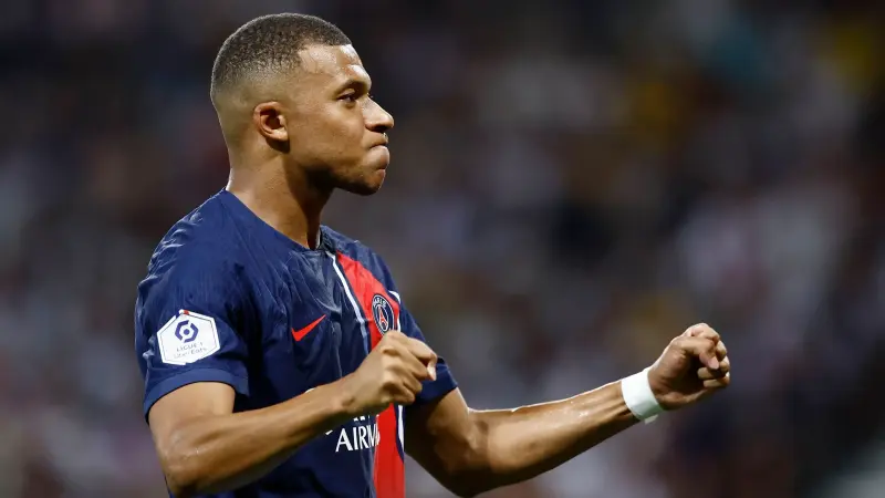 هدف مغربي يمنع احتفالات مبابي في الدوري الفرنسي