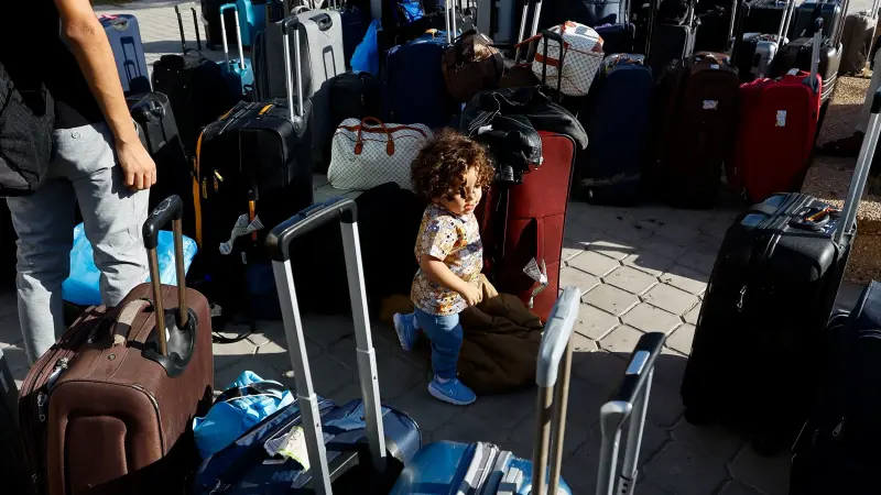 تسارع وتيرة الإجلاء من غزة بعد معاودة فتح معبر رفح