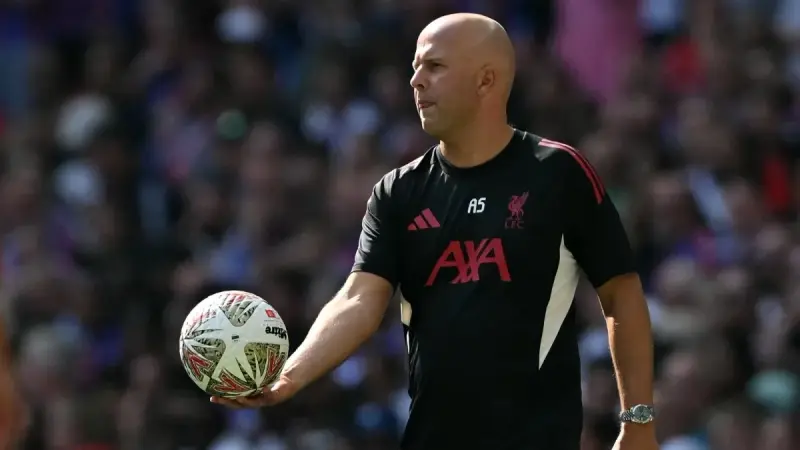 سلوت يحدد نقاط الخلل في ليفربول بعد خسارة لقب الدرع الخيرية