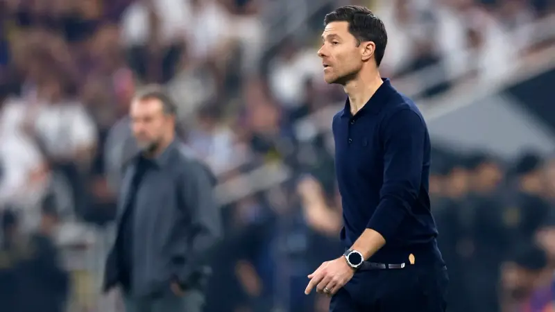 تشابي ألونسو يرفض عرضا تدريبيا من الدوري الفرنسي