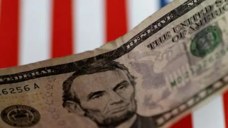 الدولار يرتد بقوة مع ترقب مرشح ترامب لرئاسة الفيدرالي