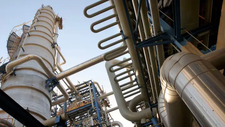 إيران توقف تصدير البتروكيماويات مع تصاعد ضغوط الإنتاج والشحن